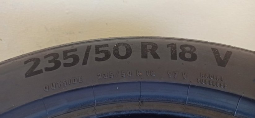Continental Premium Contact 235/50 R18 97V 5,5-6mm (Použité)