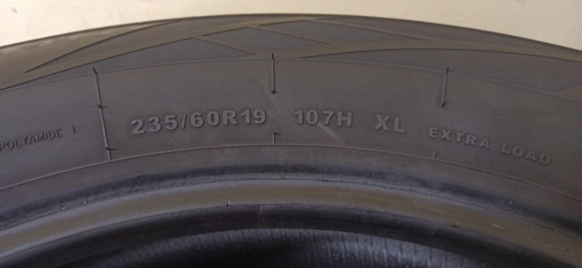 Pirelli Cinturato P7 235/60 R19 107H 6,5 - 7 mm (Bazarové)