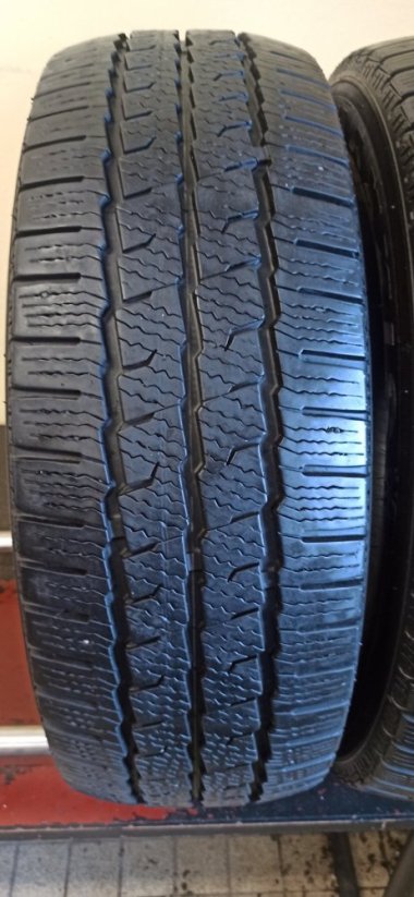 Maxxis 215/60/17C 109/107H 1x7,5mm, 1x6,5mm (Bazarové)