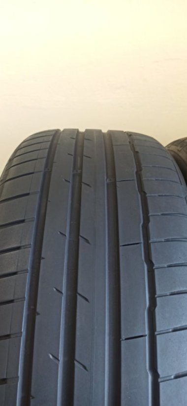 Hankook 235/50 R20 100T 4,5 mm (Použité)