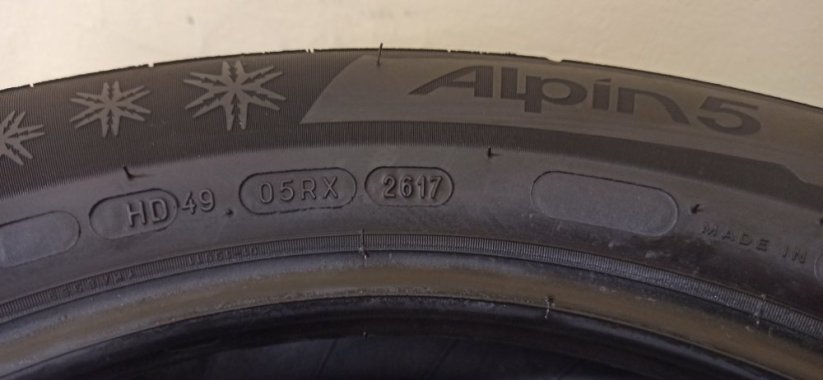 Michelin Alpin 5 215/60 R16 99H 5 - 6 mm (Bazarové)
