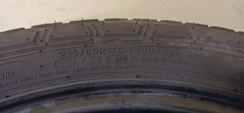 Michelin Agilis Cross Climate 215/60 R17C 4-6,5mm (Použité)