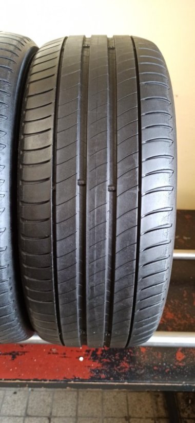 Michelin 225/45 R17 91W 1x4-5mm 1x3,5-4mm (Bazarové)