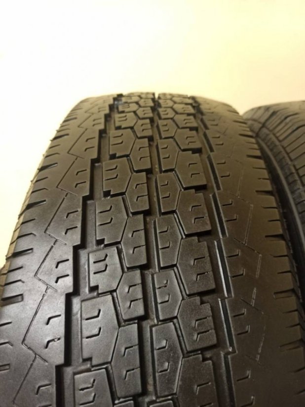 SECURITY 195/70 R15C 104/102R 1x5-6mm; 1x5mm (Použité)