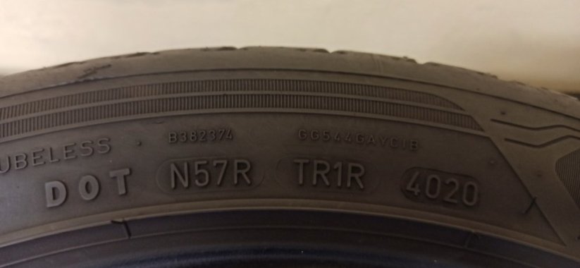 Goodyear Eagle Asymmetric 225/45 R17 91W 5 - 5,5mm (Bazarové)