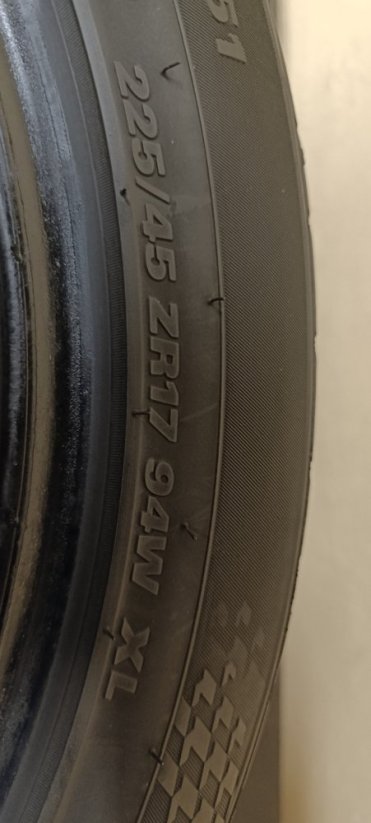 Kumho Ecsta HS51 225/45 R17 94W 4,5 mm (Použité)