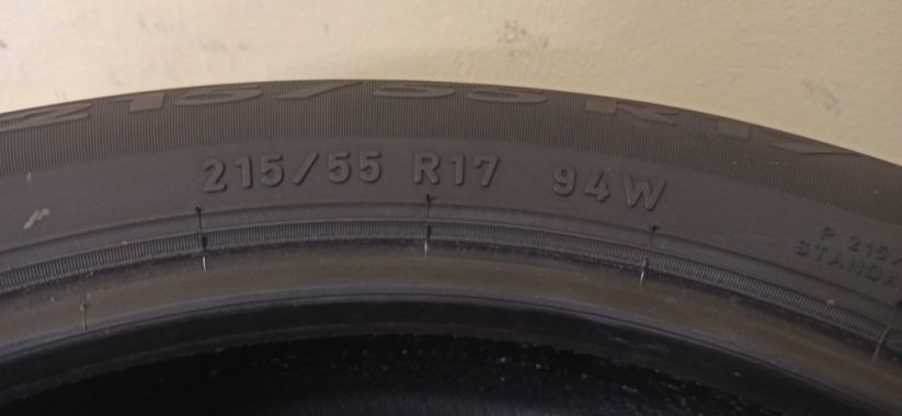 Pirelli Cinturato Seal Inside 215/55 R17 94W 5 mm (Použité)