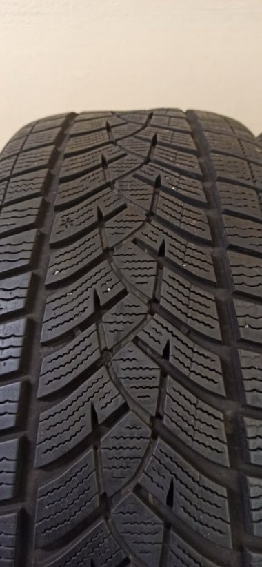 Goodyear 235/55 R17 103V 5,5 - 6,5 mm (Použité)