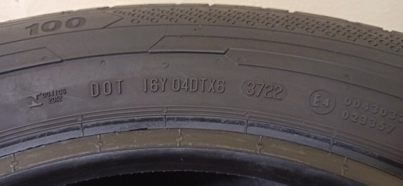 Continental 215/65 R16C 109/107T 5,5mm (Bazarové)