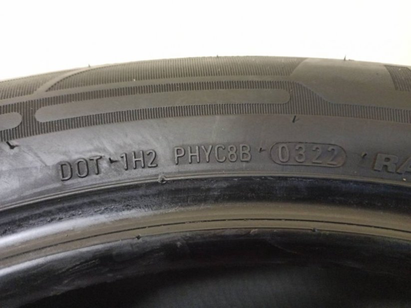 Kumho 235/55 R18 104H 7,5-8mm (Bazarové)