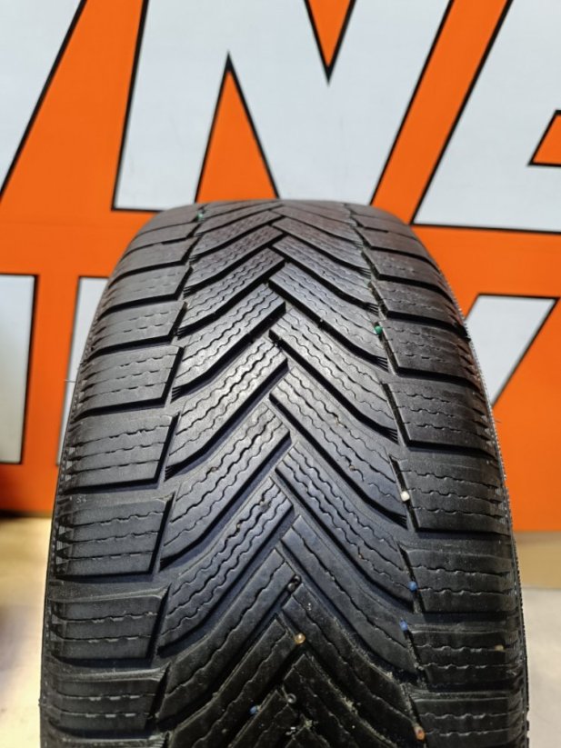 Alutec, 7,5x17'', 5x112, ET28 zimní pneu 225/50R17