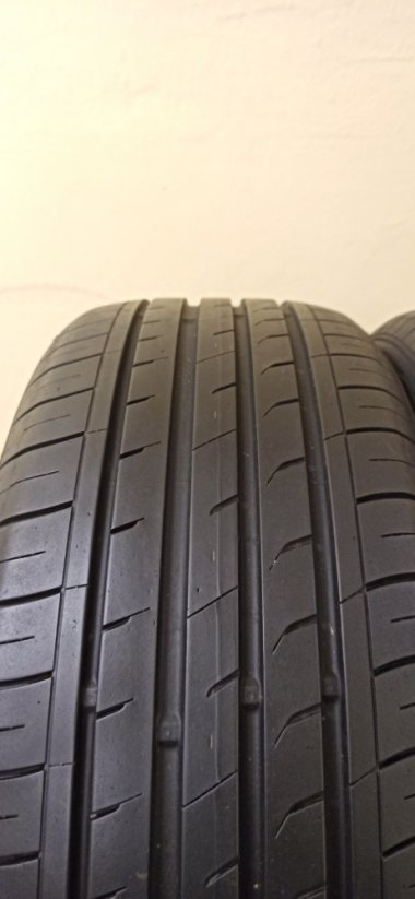 Nexen N Fera SU1 215/55 R17 94V 5,5 mm (Bazarové)