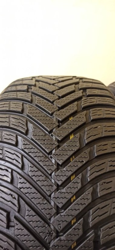 Nokian Weatherproof 225/45 R18 95V 6,5 mm (Bazarové)
