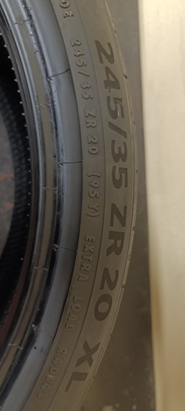Continental Sport Contact 6 245/35 R20 95Y 5 mm (Bazarové)