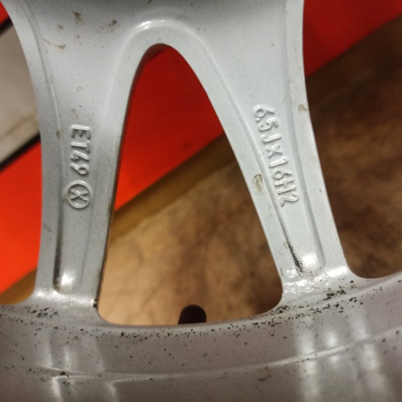 ALU kola Mercedes A,B,CLA ET49 zimní pneu205/55R16