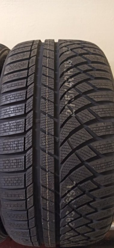 Kumho Winter Craft 275/40 R18 103V 7,5 mm