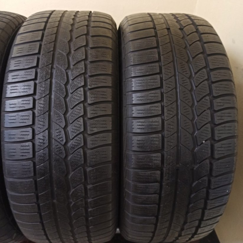 Continental 4x4 Winter Contact 255/55 R18 4,5 mm (Bazarové)