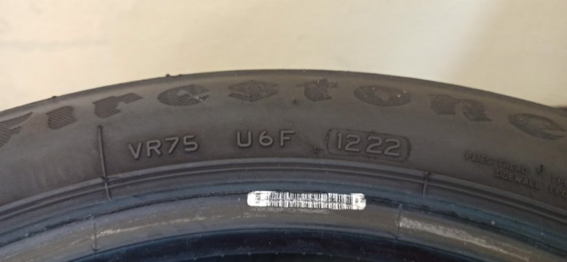Firestone Roadhawk 215/45 R16 90V 5 - 5,5 mm (Bazarové)