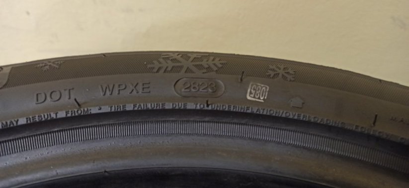 Davanti Wintoura+ XL 245/40 R18 97V 8,5 mm (Bazarové)