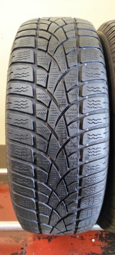 Zimní pneu DUNLOP 215/60/17 5mm (22122905) (Bazarové)