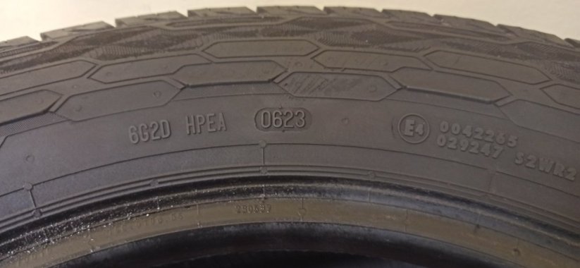 Uniroyal AllSeason 225/65 R16C 112/110R 5 - 9,5 mm (Bazarové)