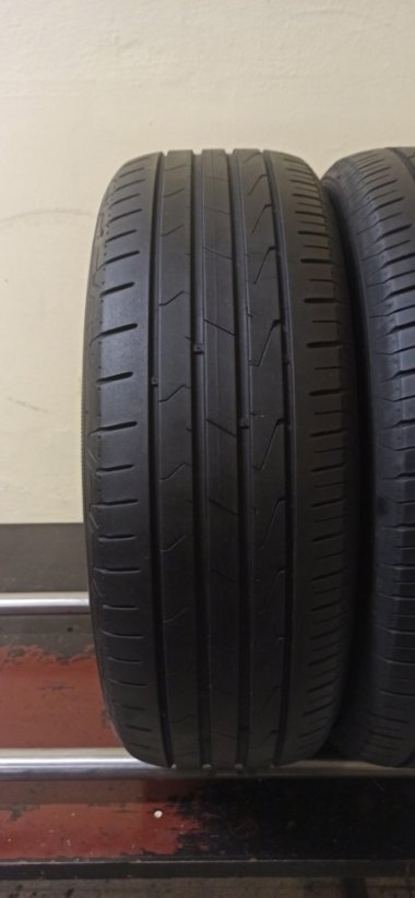 Hankook 205/60 R16 92H 4,5mm (Použité)