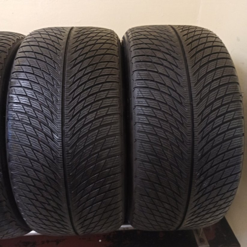 Dvourozměrné Michelin Alpin 265/40 R19+ 285/40 R19 (Bazarové)