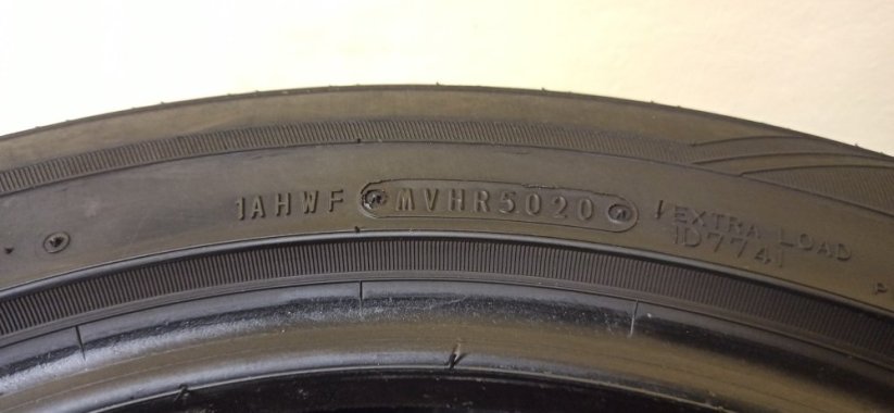 Falken Azenis FK510 255/45 R18 103Y 3,5-4,5mm (Použité)