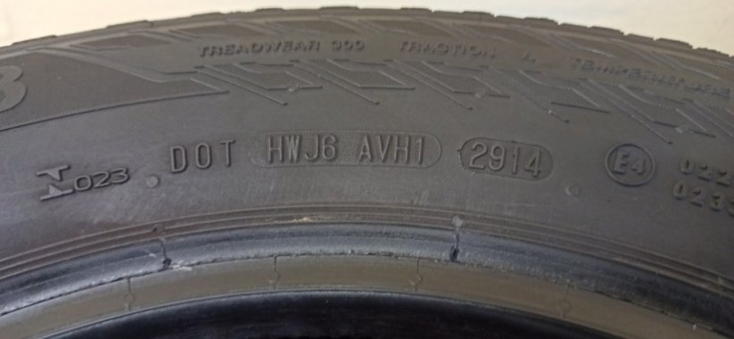 Continental 185/70 R14 88T 5-5,5mm (Bazarové)