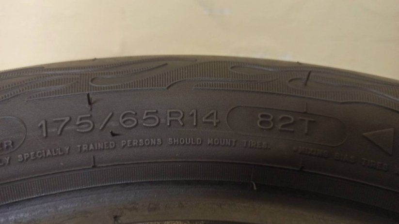 BF Goodrich 175/65 R14 82T 5mm (Bazarové)