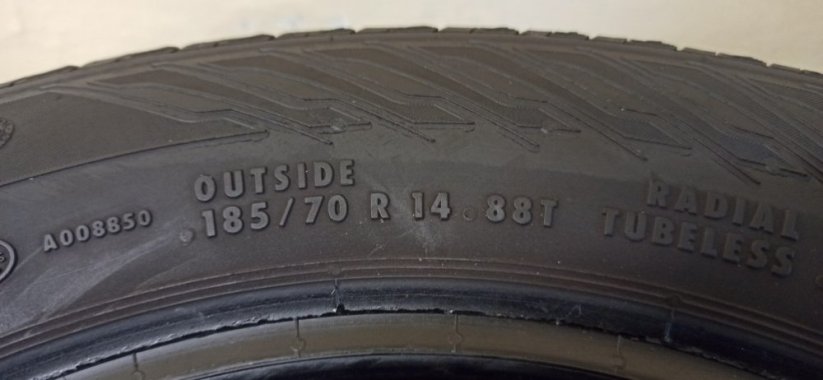 Continental 185/70 R14 88T 5-5,5mm (Bazarové)