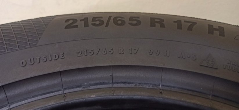 Continental Winter Contact 215/65 R17 6,5 - 7,5 mm (Použité)