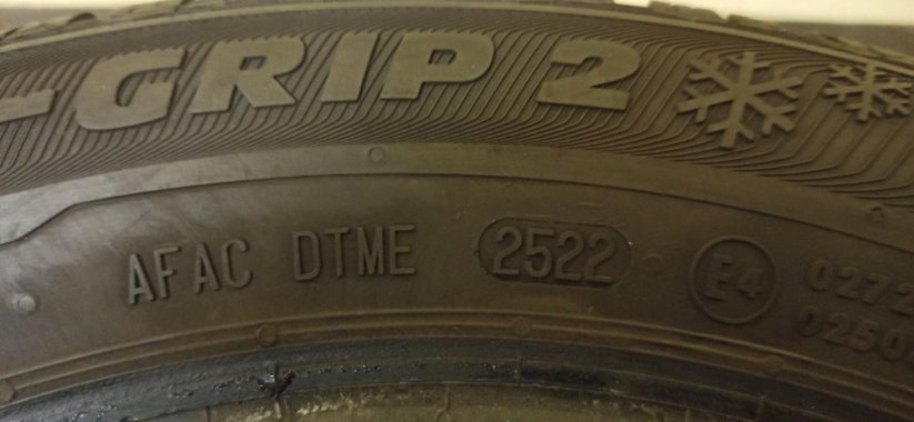 Semperit Master-Grip 2 165/65 R14 79T 5,5 mm (Použité)