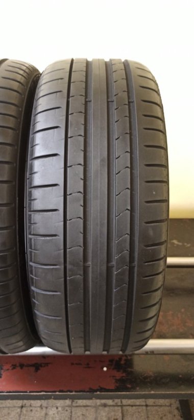 Pirelli P Zero Run Flat 205/40 R18 86W 4 mm (Použité)