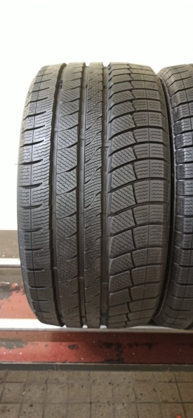 Davanti Wintoura+ XL 275/35 R20 102W 8,5 mm (Bazarové)