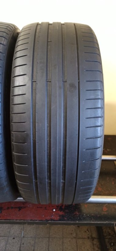 Pirelli P Zero 255/40 R21 102Y 3,5-4mm (Použité)