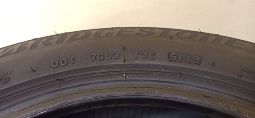 Bridgestone Blizzak LM001 195/55 R16 91V 4,5 mm (Bazarové)