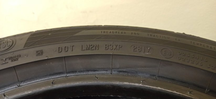 Continental (Runflat) 255/40 R18 95Y 4-5mm (Použité)