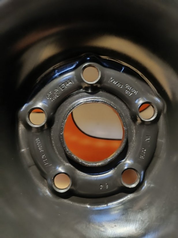 Zimní kola na VW Passat 5x112 , ET44, 215/60R16
