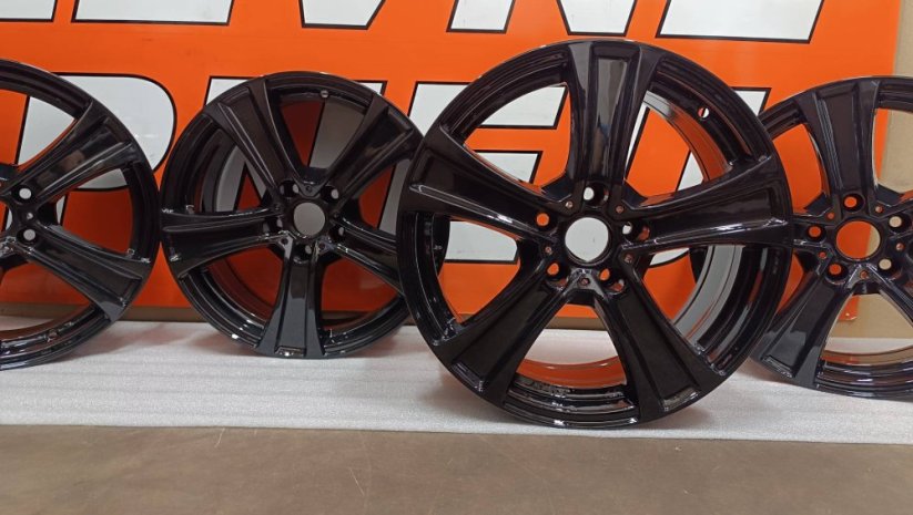 Alu kola Motec 7,5Jx17 , 5x112 , ET37
