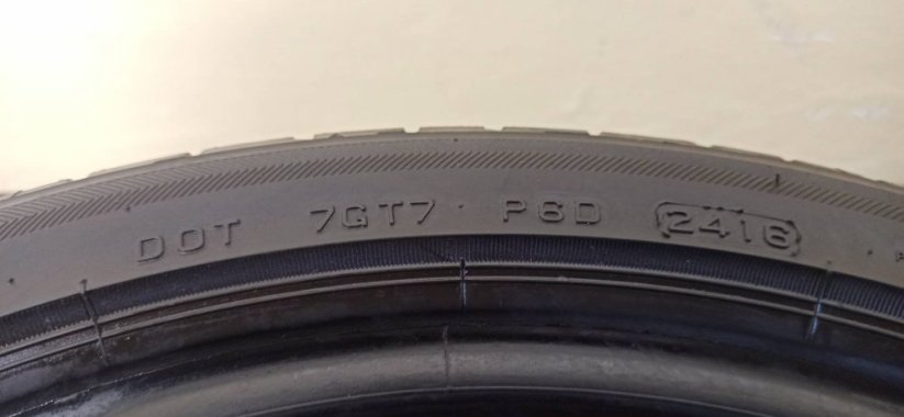 Bridgestone 225/40 R18 92Y 2x5-6mm; 2x4-5mm (Použité)