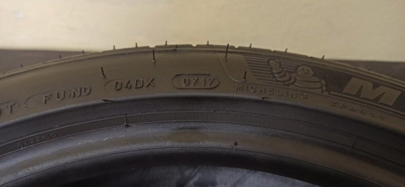 Michelin Pilot Sport 4 215/45 R17 91Y 7 mm (Bazarové)