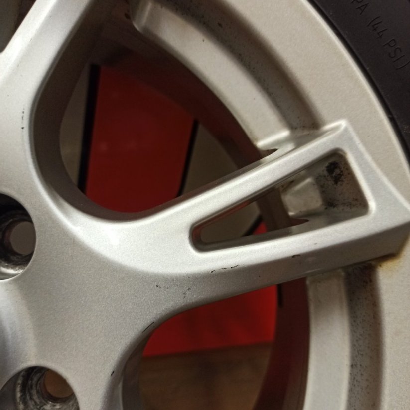 ALU kola Seat Leon 5x112, zimní pneu 195/65 R15