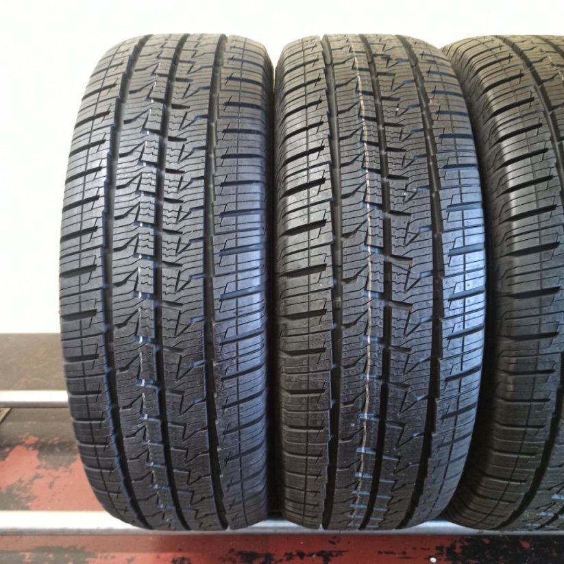 Continental 215/65 R16C 109/107T 8,5mm (Bazarové)