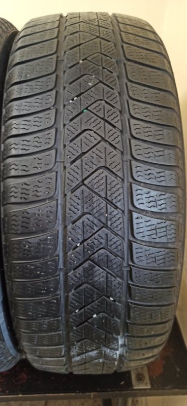 PIRELLI Winter Sottozero 225/55 R18 102V 4,5-5 mm (Použité)