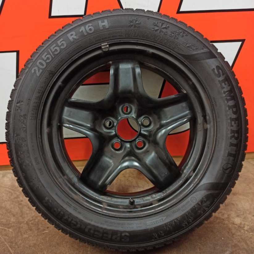 Kola na Opel Astra zimní pneu Semperit 205/55R16