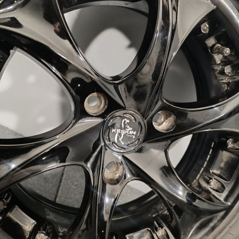 Dvourozměrná kola Keskin na Smart Fortwo 3x112 15"