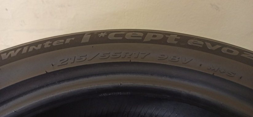 Hankook Winter icept evo 2 215/55 R17 98V 5,5 mm (Bazarové)