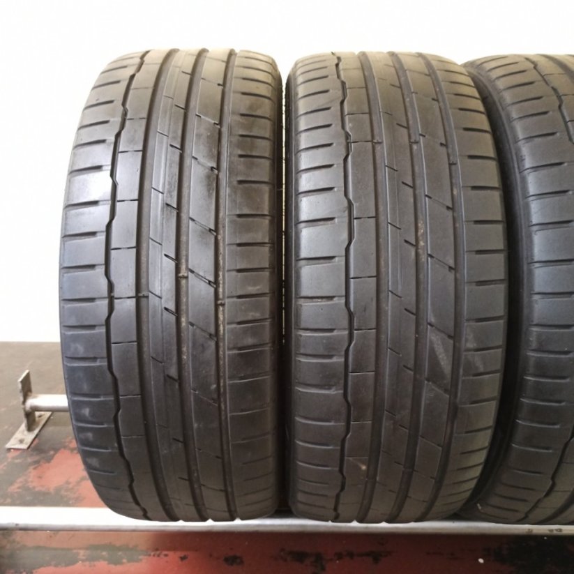 Hankook Ventus S1 evo 3 225/45 R19 96Y 4,5 - 5 mm (Bazarové)