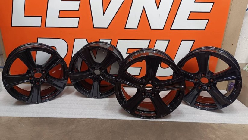Alu kola Motec 7,5Jx17 , 5x112 , ET37